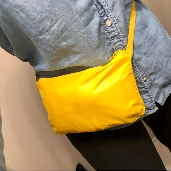 Vintage Lacoste Izod Packable Rain Jacket - Picture 10 of 10